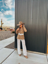 Load image into Gallery viewer, The Camel Blazer