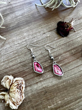 Load image into Gallery viewer, Pink dangle and Sterling Silver Pearls earrings