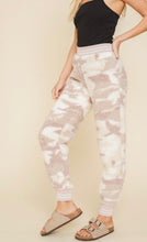 Load image into Gallery viewer, Camo Sherpa Jogger Pants