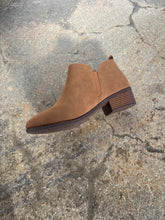 Load image into Gallery viewer, Zayne Dark Tan Pointed Heeled Ankle Booties