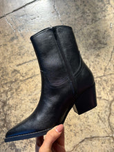Load image into Gallery viewer, Rowan Fringe Rhinestone Pointed Heeled Cowgirl Boots