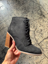 Load image into Gallery viewer, Kidman Black Suede Pointed Heeled Lace Up Boots