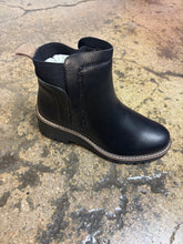 Load image into Gallery viewer, Bailey Round Toe Chelsea Ankle Boot