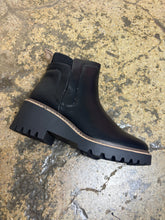 Load image into Gallery viewer, Bailey Round Toe Chelsea Ankle Boot