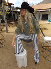 Load image into Gallery viewer, Riley Cropped Long Sleeve