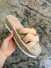 Load image into Gallery viewer, Rebel Platform Sandals
