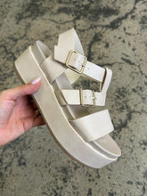 Load image into Gallery viewer, Myleah Platform Sandals