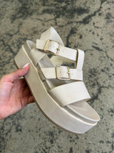 Load image into Gallery viewer, Myleah Platform Sandals