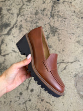 Load image into Gallery viewer, Margot Classic Cognac Loafers