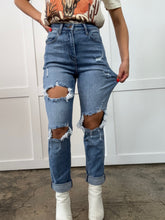 Load image into Gallery viewer, Lindsey Distressed Boyfriend Stretchy Jeans - Medium Wash