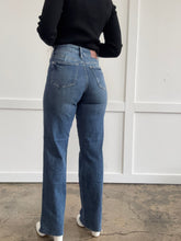 Load image into Gallery viewer, Kelsey Judy Blue Straight Leg Jeans