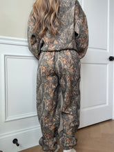 Load image into Gallery viewer, Woodland Fleece Sweatpants