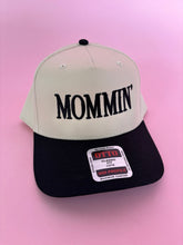 Load image into Gallery viewer, Mommin' Trucker Hat