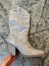 Load image into Gallery viewer, Akito Suede Mid-Calf Heeled Boots