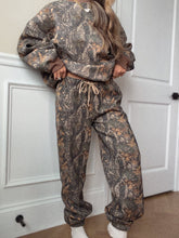 Load image into Gallery viewer, Woodland Fleece Sweatpants