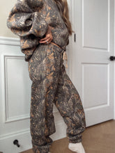 Load image into Gallery viewer, Woodland Fleece Sweatpants