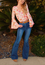 Load image into Gallery viewer, Fiona High Waisted Bell Bottom Flare Jeans - Medium Wash Denim