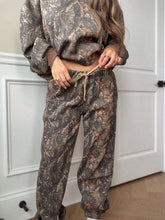 Load image into Gallery viewer, Woodland Fleece Sweatpants