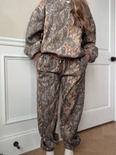 Load image into Gallery viewer, Woodland Fleece Sweatpants