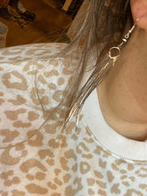 Load image into Gallery viewer, The Chic dangle earrings