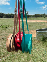 Load image into Gallery viewer, The Que Chula Redondo Leather Tooled Purse {6 Colors}