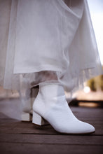 Load image into Gallery viewer, Sabrina Gator inspired Booties