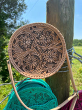 Load image into Gallery viewer, The Que Chula Redondo Leather Tooled Purse {6 Colors}
