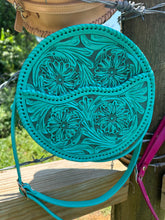 Load image into Gallery viewer, The Que Chula Redondo Leather Tooled Purse {6 Colors}